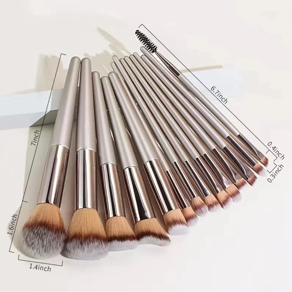 Makeup brush set‎